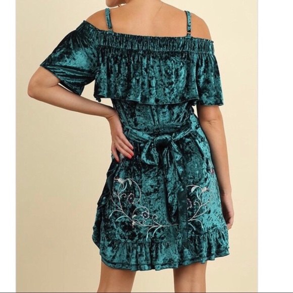 Peacock velvet ruffle dress - Picture 3 of 3